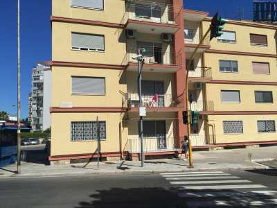 Di fronte all�ex Hotel Ambasciatori...
